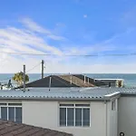 Surf And Sand Seaside Stay